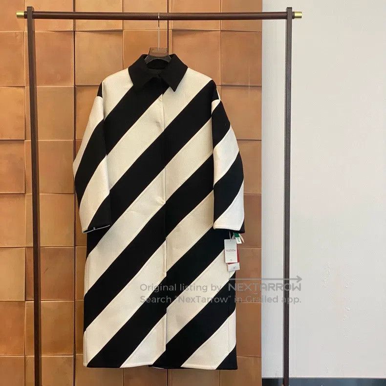 Valentino Valentino Black and white twill striped woolen coat Size M / US 6-8 / IT 42-44 - 1 Thumbnail