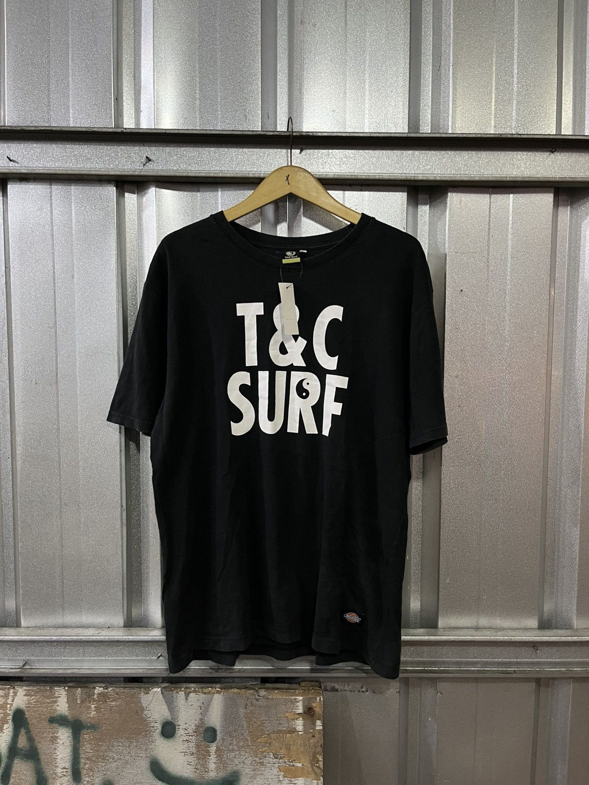 Dickies T&C Surf dickies black tshirt /ripcurl/billabong/oakley Size US XL / EU 56 / 4 - 1 Thumbnail