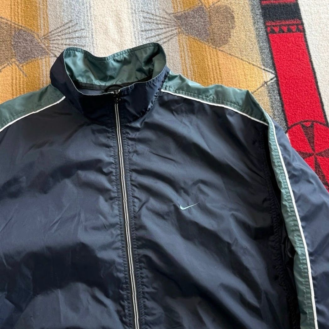 Nike VINTAGE Nike Full Zip Windbreaker Jacket 2XL Men Blue Green 90s Weather Travel 90s Mens Jacket Size US XXL / EU 58 / 5 - 3 Thumbnail