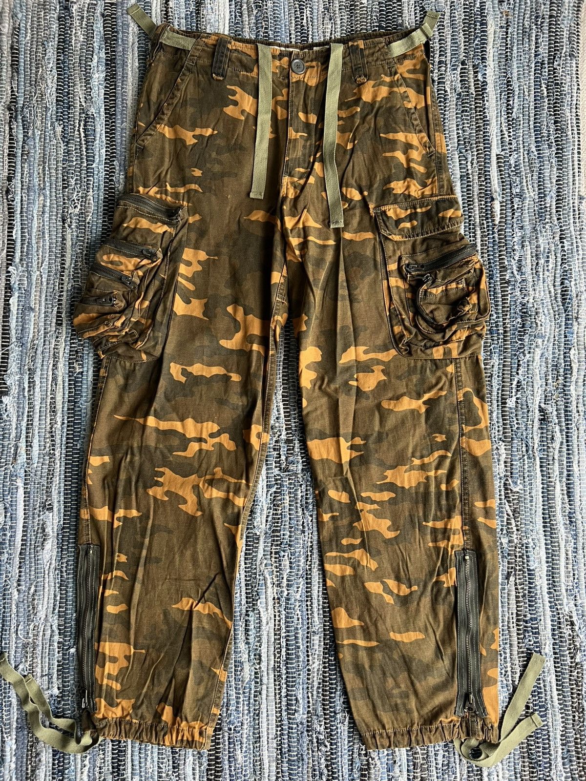 Abercrombie & Fitch Vintage Abercrombie Fitch Orange Camo Parachute Cargo Pants Size US 32 / EU 48 - 1 Thumbnail