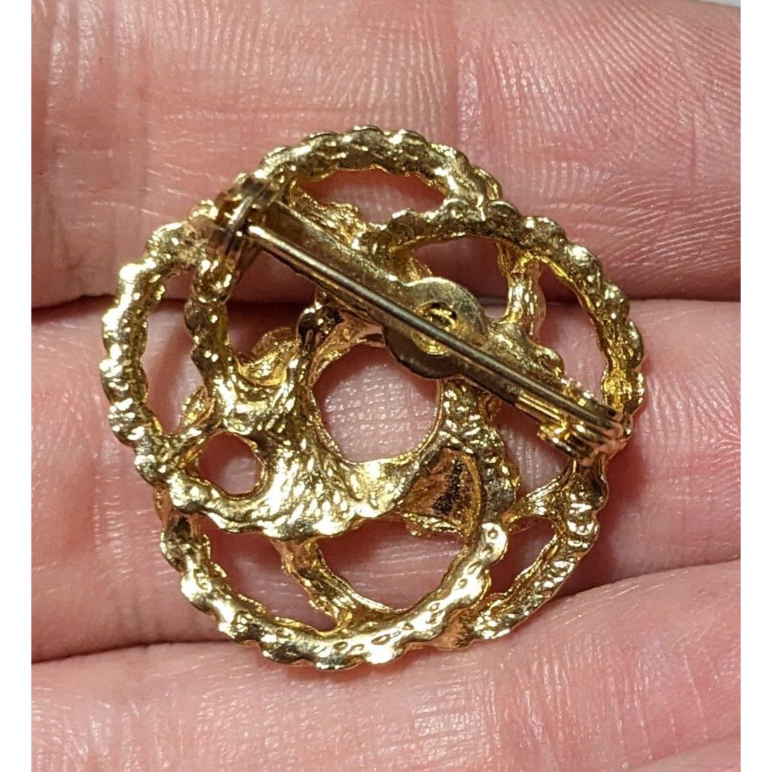 Other Vintage Gold Tone Braided Texture Knot Brooch Size ONE SIZE - 3 Thumbnail