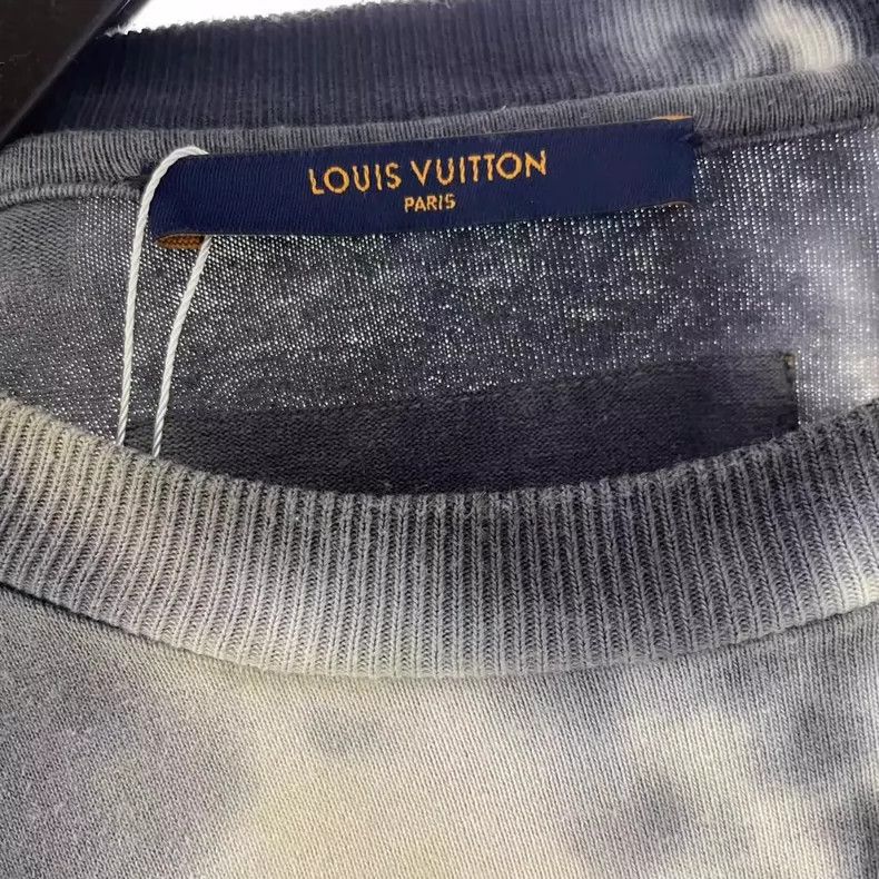 Louis Vuitton LOUIS VUITTON Rendering chest print short sleeves 2504-Next Size US M / EU 48-50 / 2 - 4 Thumbnail