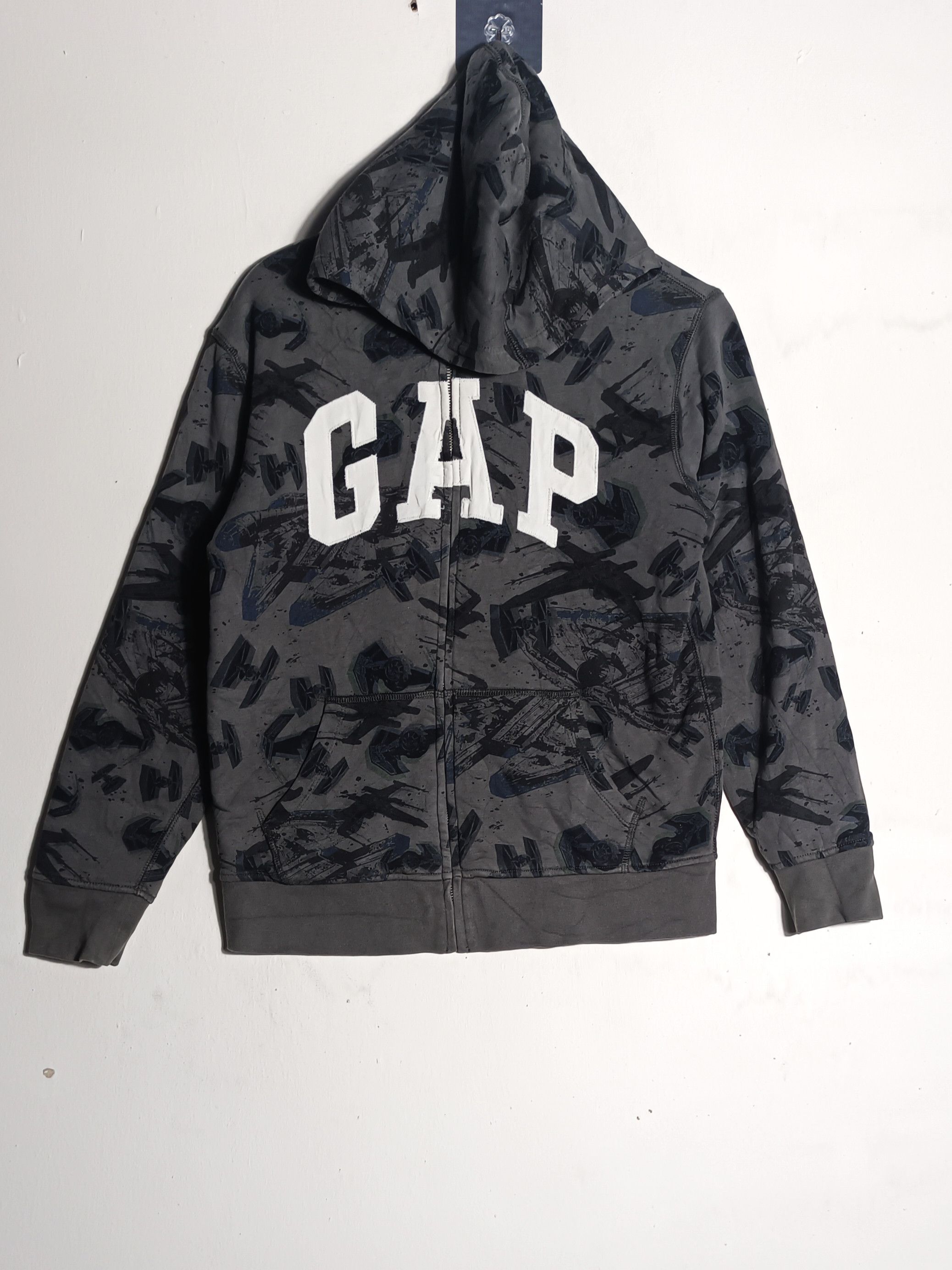 Gap × Star Wars Rare🔥🔥GAP collaboration STAR WARS Size US M / EU 48-50 / 2 - 1 Thumbnail