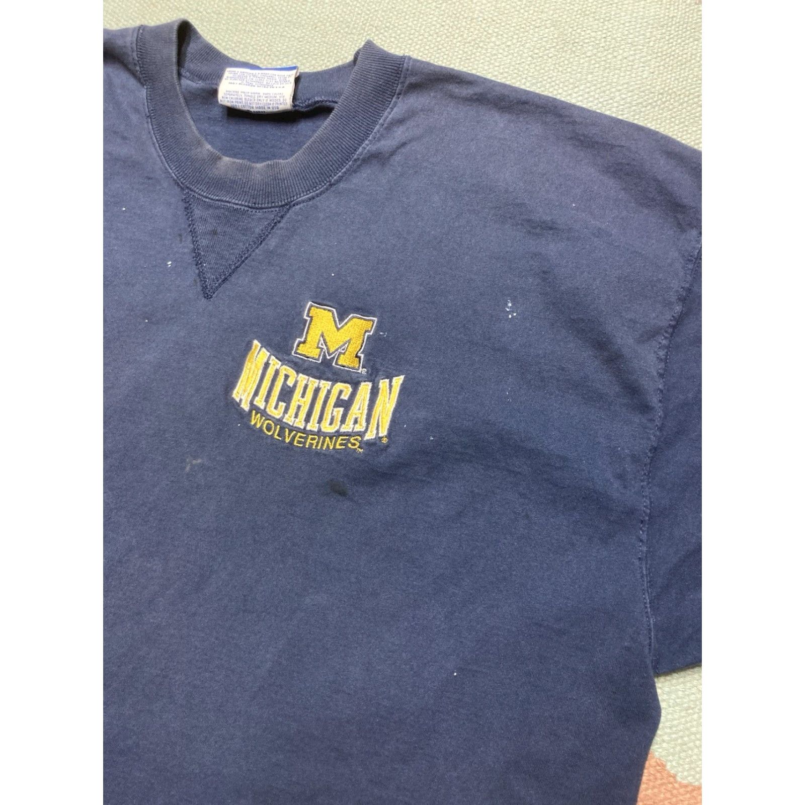 Pro Player VINTAGE 90s University of Michigan Wolverines Paint Distressed T-Shirt Pro Player 2XL Blue Mens Size US XXL / EU 58 / 5 - 4 Thumbnail