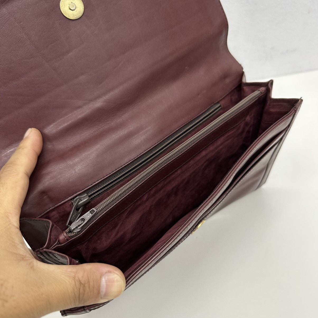 Cartier ‼️YES‼️ AUTHENTIC MUST DE CARTIER BURGUNDY LEATHER CLUTCH BAG Size ONE SIZE - 9 Thumbnail