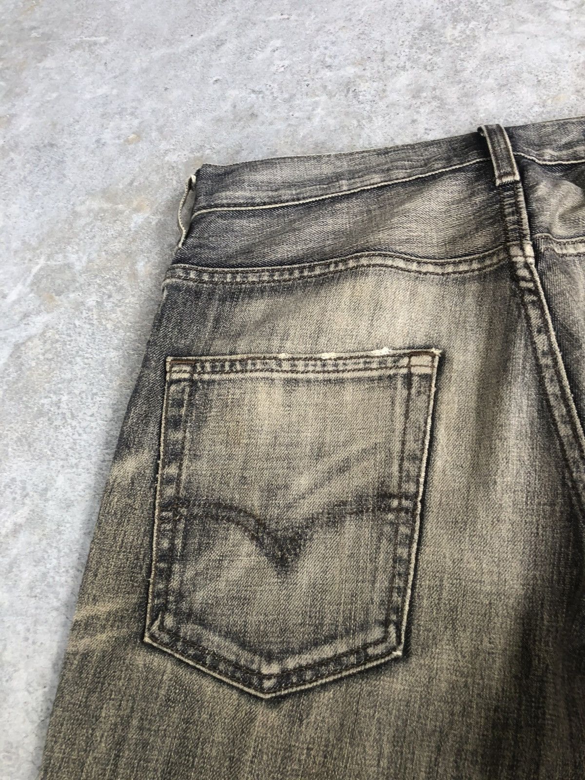 Levi's Y2k Levi’s 505 Mud Wash Distressed Jean Size US 30 / EU 46 - 17 Thumbnail
