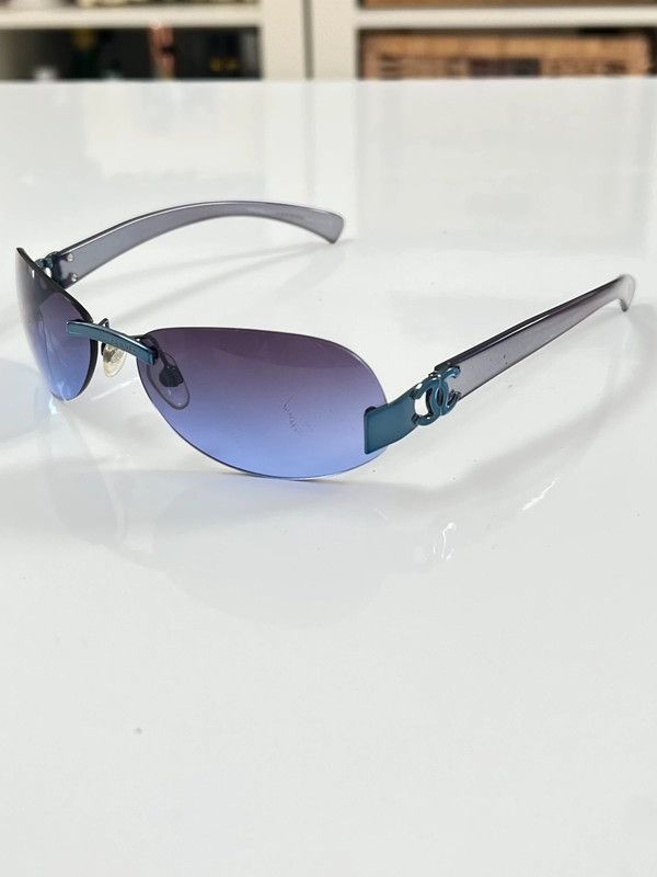 Chanel Chanel Sunglasses 4037 CC Rhinestone 4017 Rimless A0049 Size ONE SIZE - 1 Thumbnail