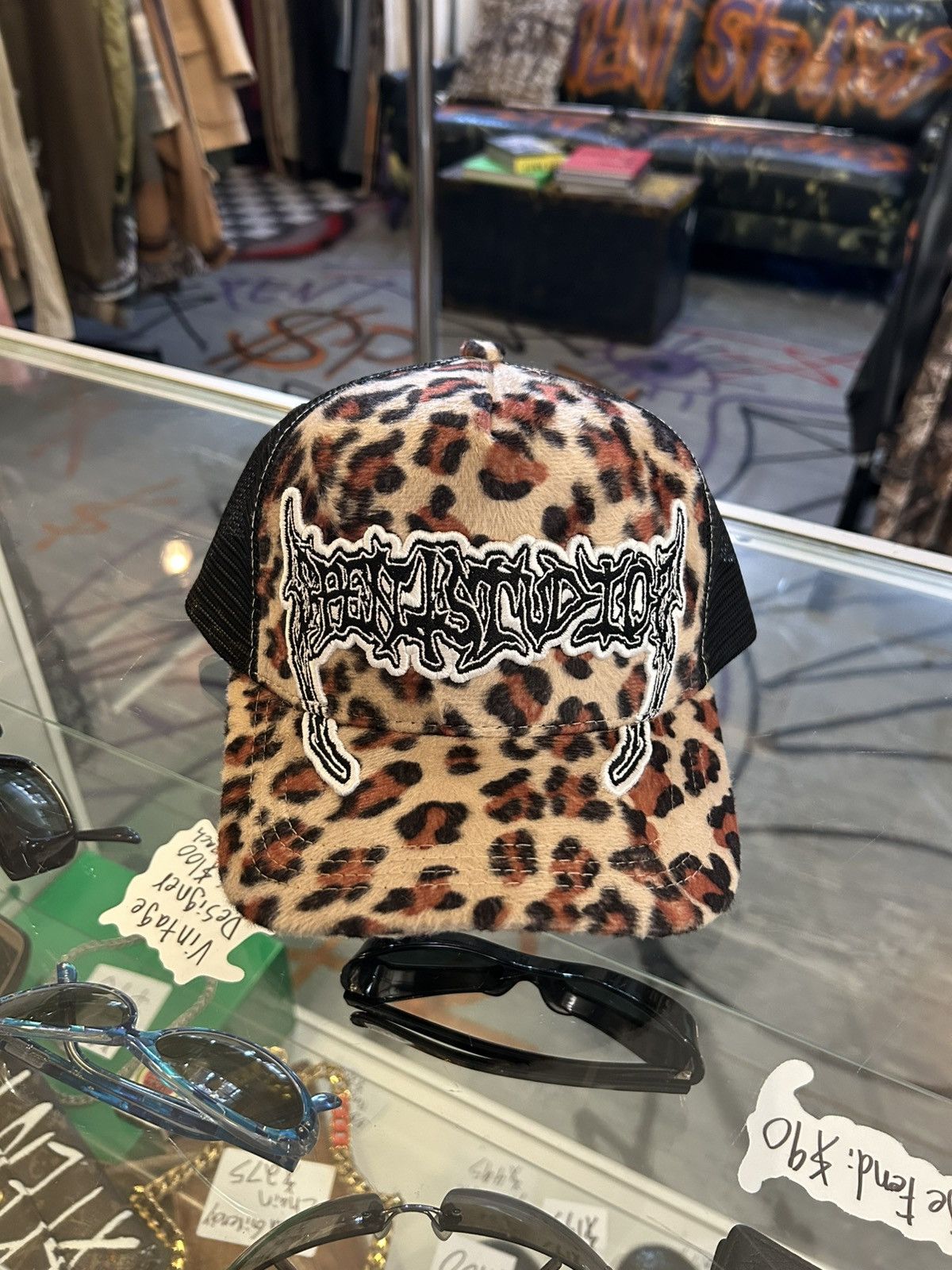 Other Fuzzy Leopard Print Trucker hat Size ONE SIZE - 1 Thumbnail