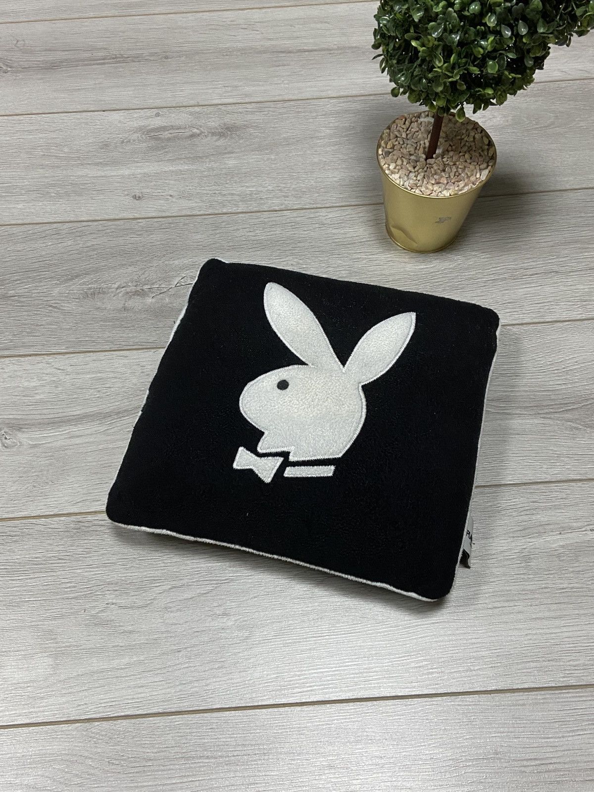Playboy Playboy big rabbit vintage pillow 2007 Size ONE SIZE - 1 Thumbnail