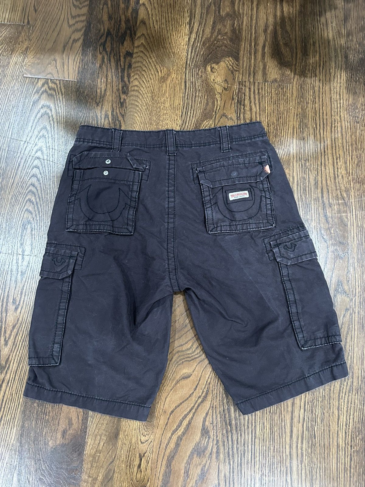True Religion True Religion Cargo Shorts Size US 32 / EU 48 - 4 Thumbnail