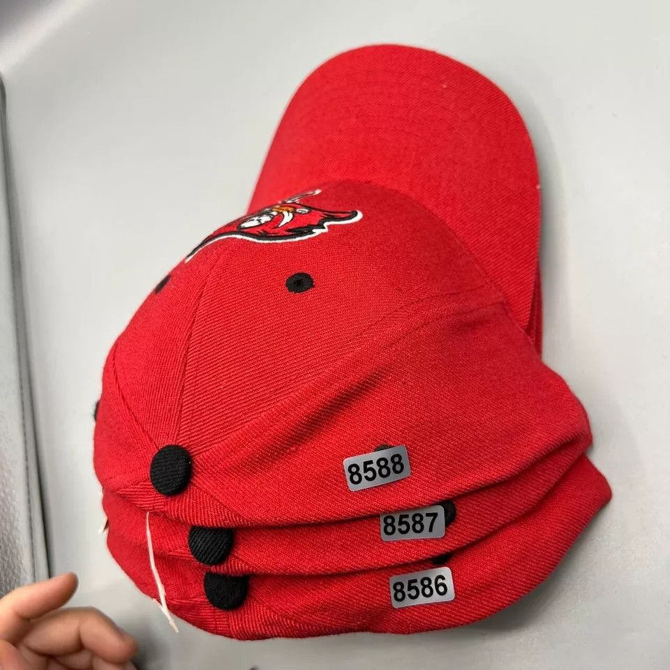 NFL Tampa Bay Buccaneers Hat Men Embroidered Logo Strap Back Size ONE SIZE - 9 Thumbnail