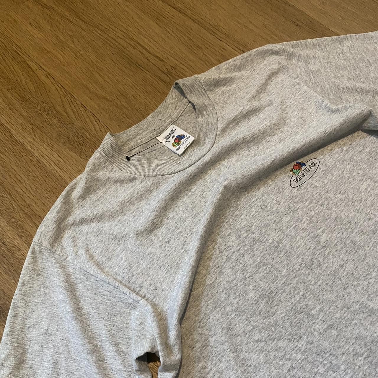 Fruit Of The Loom Grey vintage 90s Fruit of the Loom cotton t-shirt Size US S / EU 44-46 / 1 - 1 Thumbnail