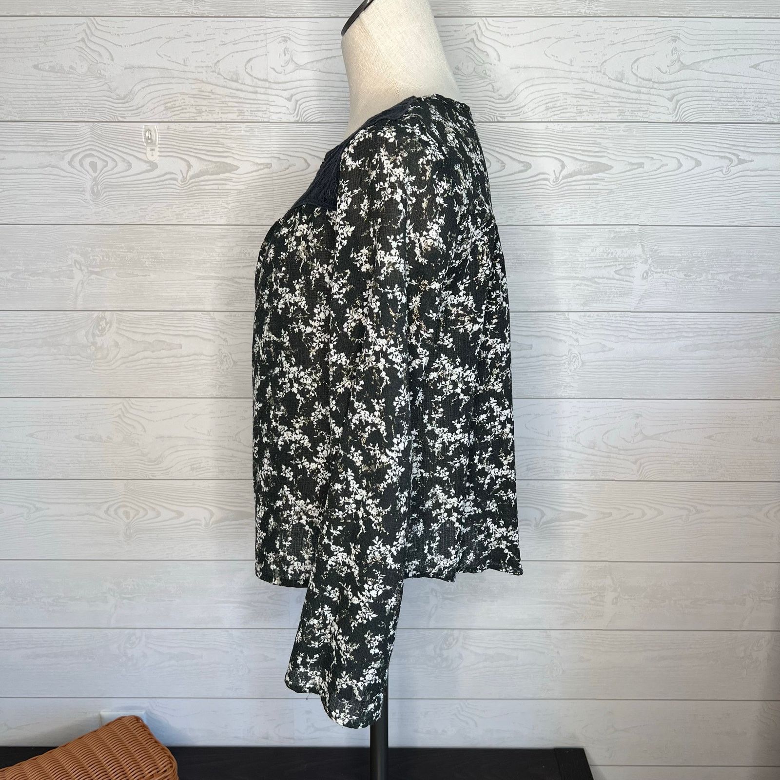 Other Xhilaration black floral print top with crochet yoke Size M Size M / US 6-8 / IT 42-44 - 6 Thumbnail