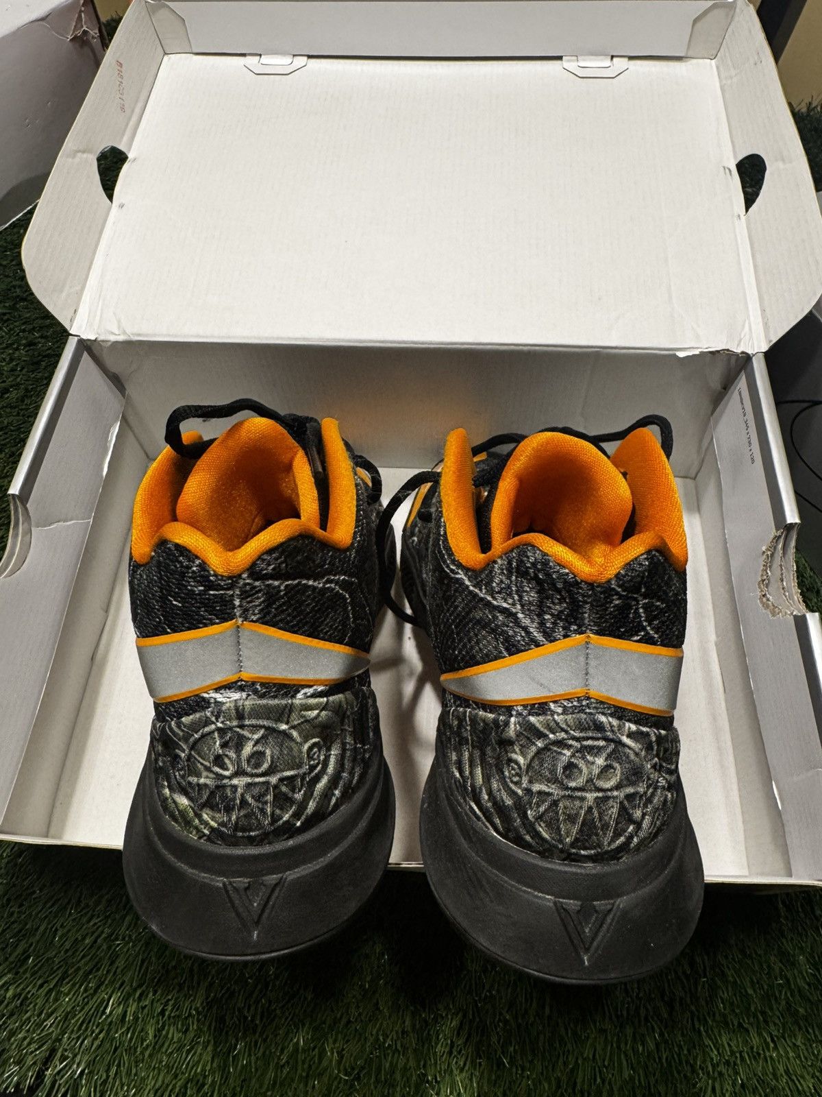 Nike × Vintage Kyrie 5 Tacos Size US 10 / EU 43 - 3 Thumbnail