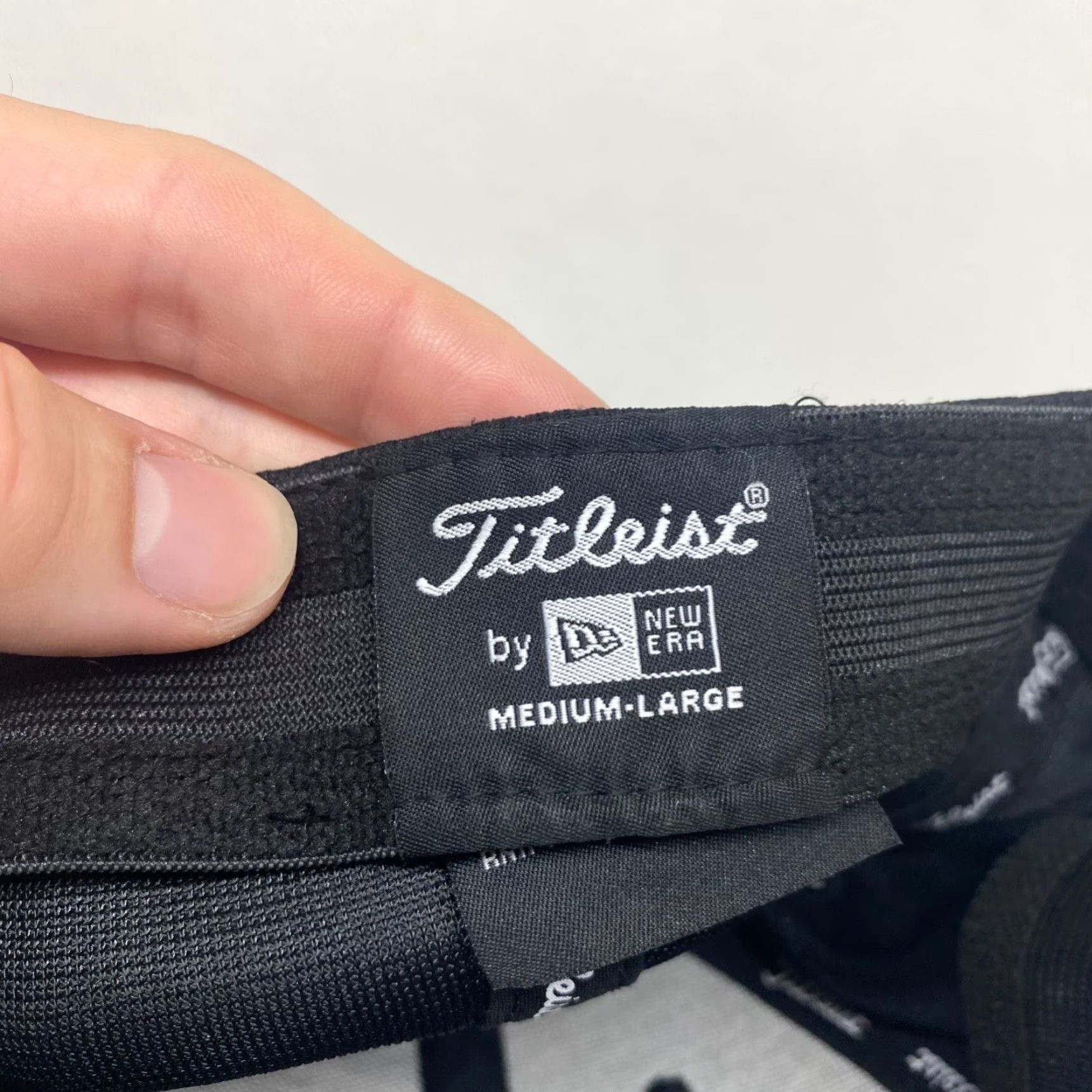 Titleist Titleist Golf Hat Fitted Medium/Large Black White Script *Course Logo* Stretch Unisex Adults M Black Golf Hat Size ONE SIZE - 7 Thumbnail