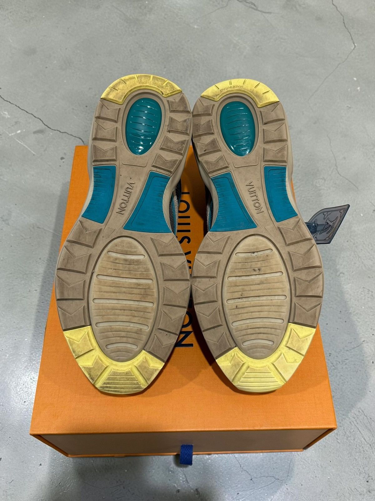 Louis Vuitton LV Louis Vuitton Trail Sneaker blue beige yellow size 9 Size US 9 / EU 42 - 7 Thumbnail