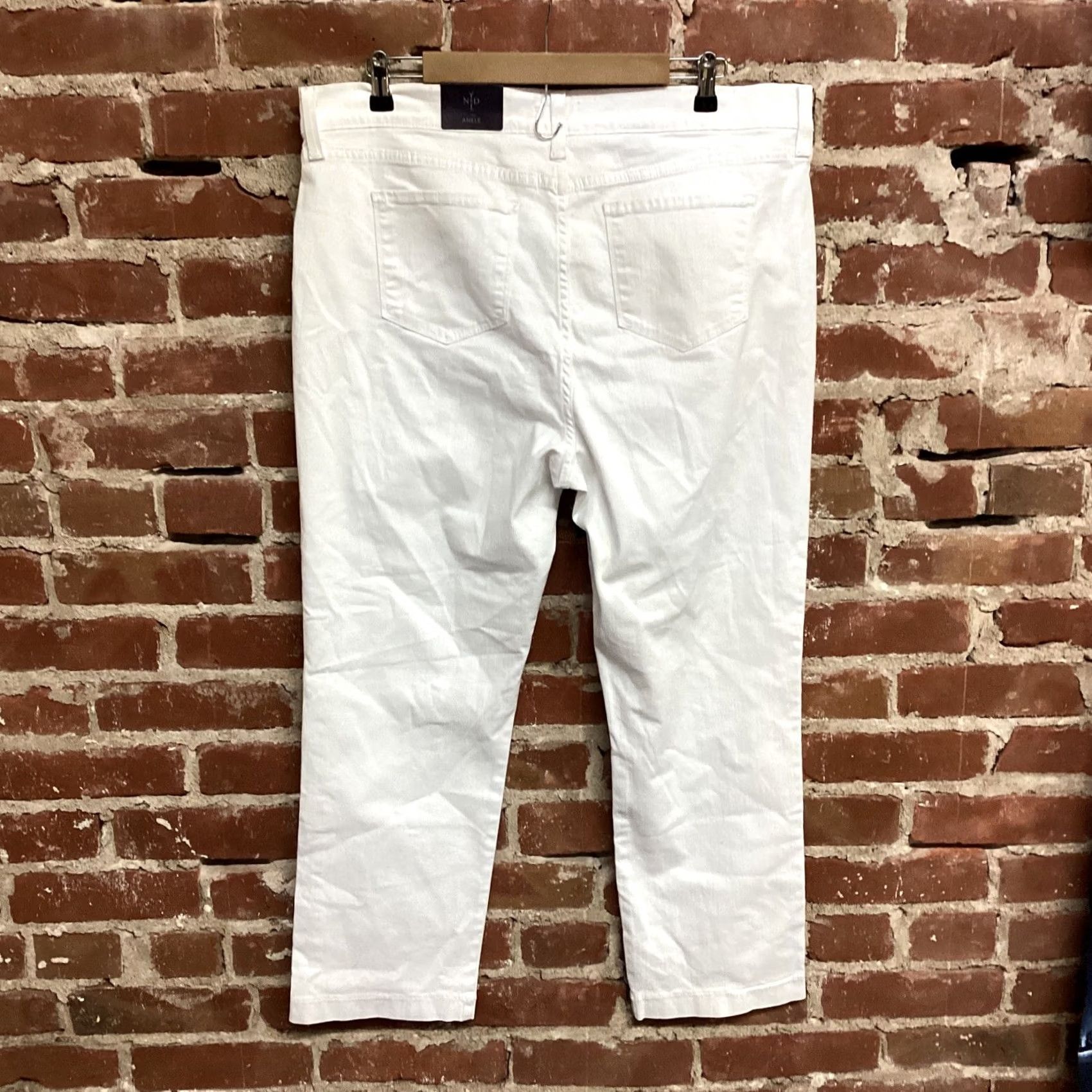 NYDJ NYDJ Jeans NYDJ Barbara White Ankle Jeans 18P Petite Womens 27in Inseam Slim 5-Pocket Denim Light Wash Cotton Lyocell Viscose elastane NWT Size 40" / US 18 - 2 Thumbnail