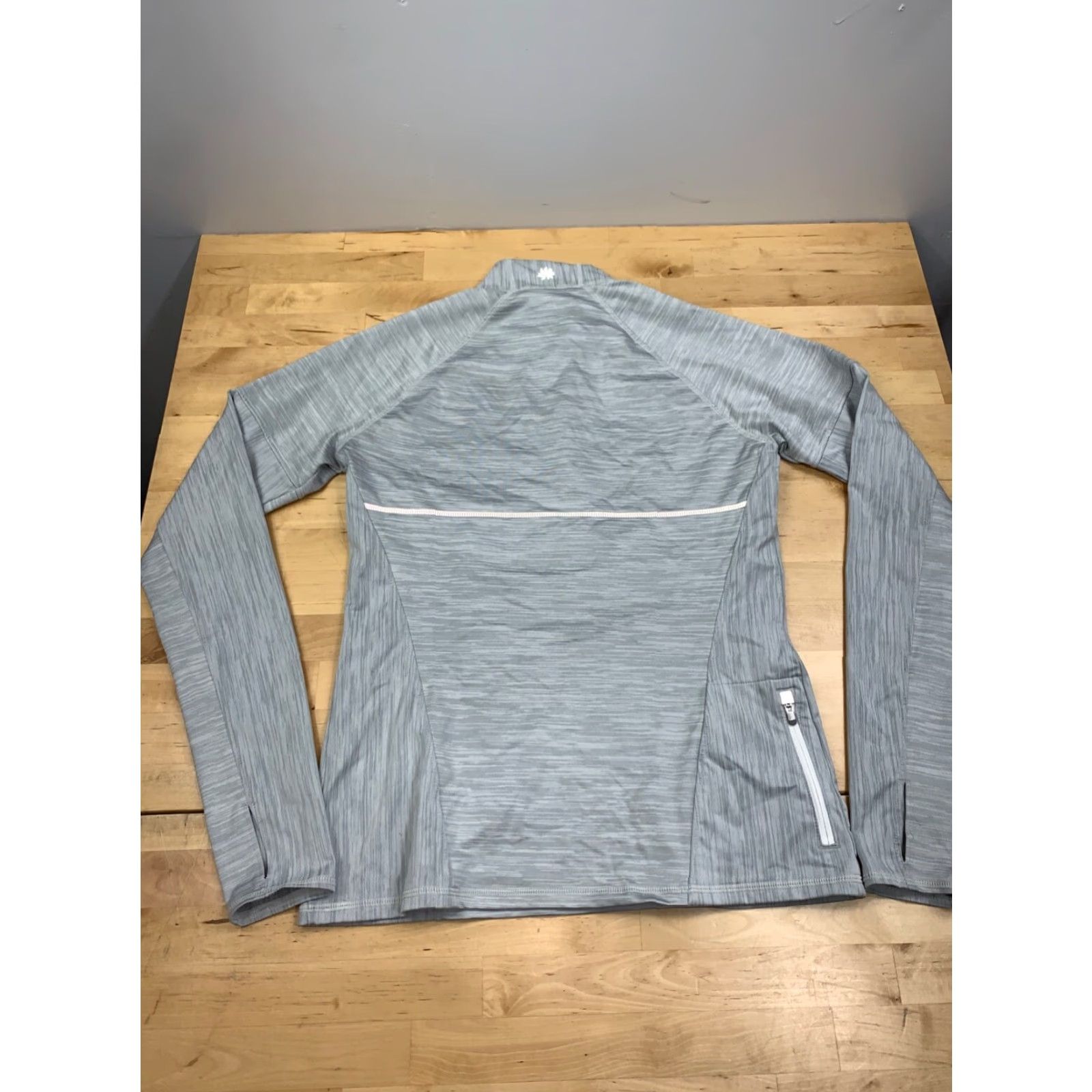 Athleta **Womens 1/4 Zip Pullover Sweatshirt Gray S Activewear** User: **Athleta 1/4 Zip Pullover Sweatshirt Gray S Women's Activewear** Size S / US 4 / IT 40 - 8 Thumbnail
