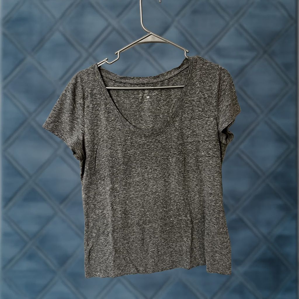 Vintage NEW YORK & COMPANY Shirt WOMENS SIZE Large Solid Scoop Neck T NEW YORK Size L / US 10 / IT 46 - 1 Thumbnail