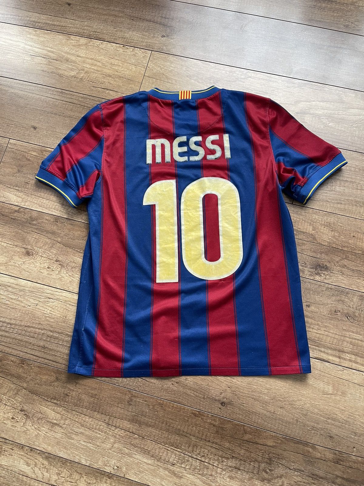 Other 2009/2010 Nike FC Barcelona Messi Vintage Soccer Jersey Tee Size US S / EU 44-46 / 1 - 2 Thumbnail