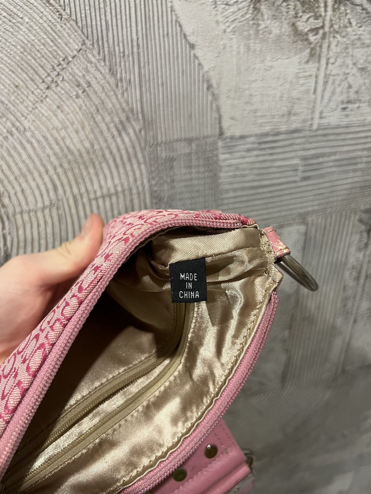 Guess Guess vintage Y2K Mini Monogrammed handbag Studded Size ONE SIZE - 10 Thumbnail