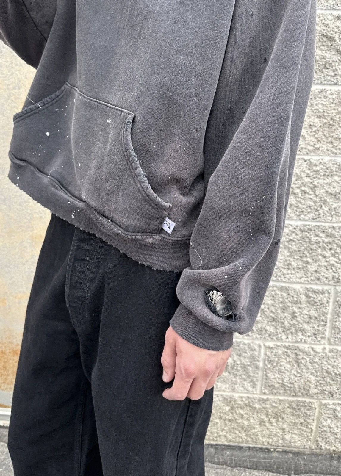 Akimbo Club Akimbo Club Watch-Peeker Distressed Hoodie Sun Faded Black Size US L / EU 52-54 / 3 - 2 Thumbnail