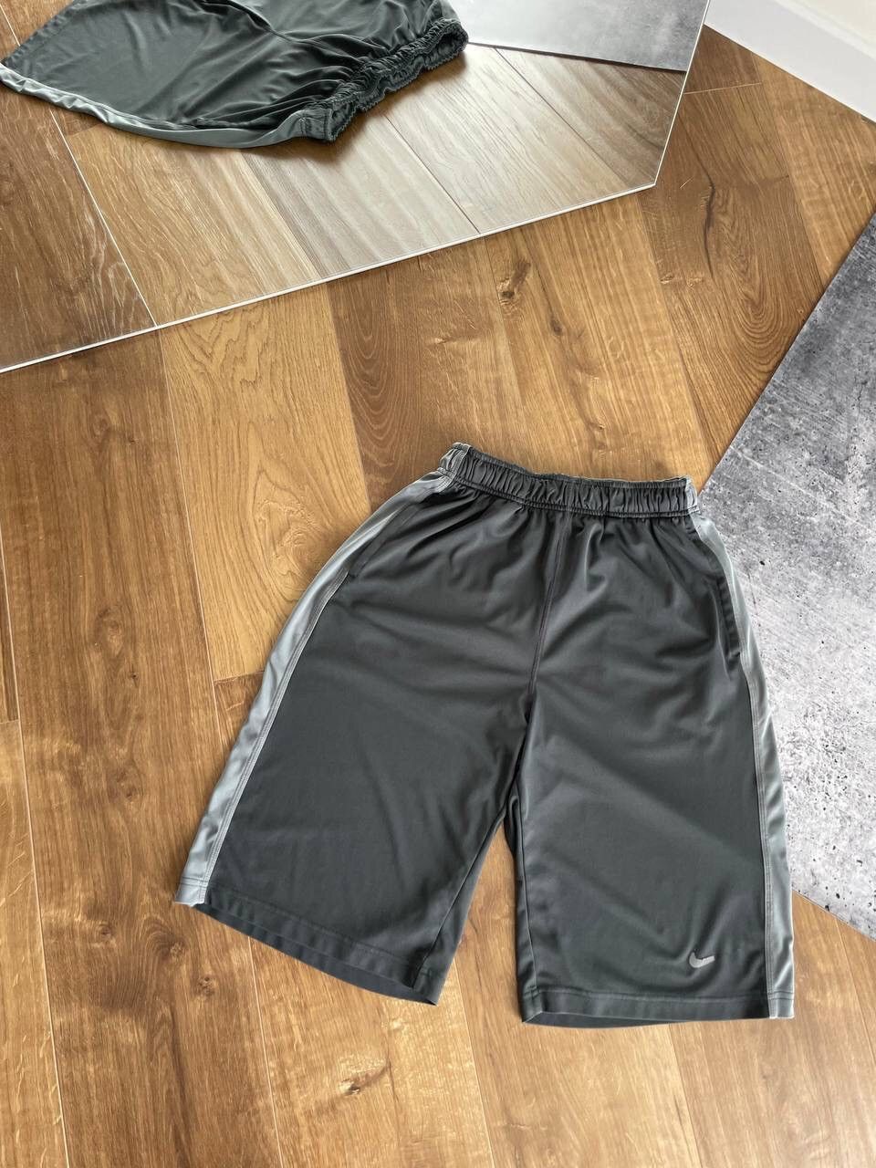Nike Vintage Nike 90’s Y2K Style Drill Grey Rap Wide Leg Shorts Size US 29 - 4 Thumbnail