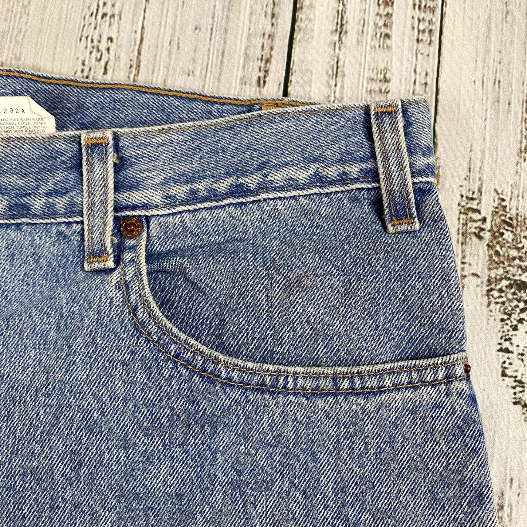 Levi's VINTAGE Levi's 505 Jeans - Regular Fit Straight Leg - Blue Denim - Men's USA Size 38x34 - Light Wash - Belt Loops - 5-Pocket Design - Zipper Closure Size US 38 / EU 54 - 4 Thumbnail