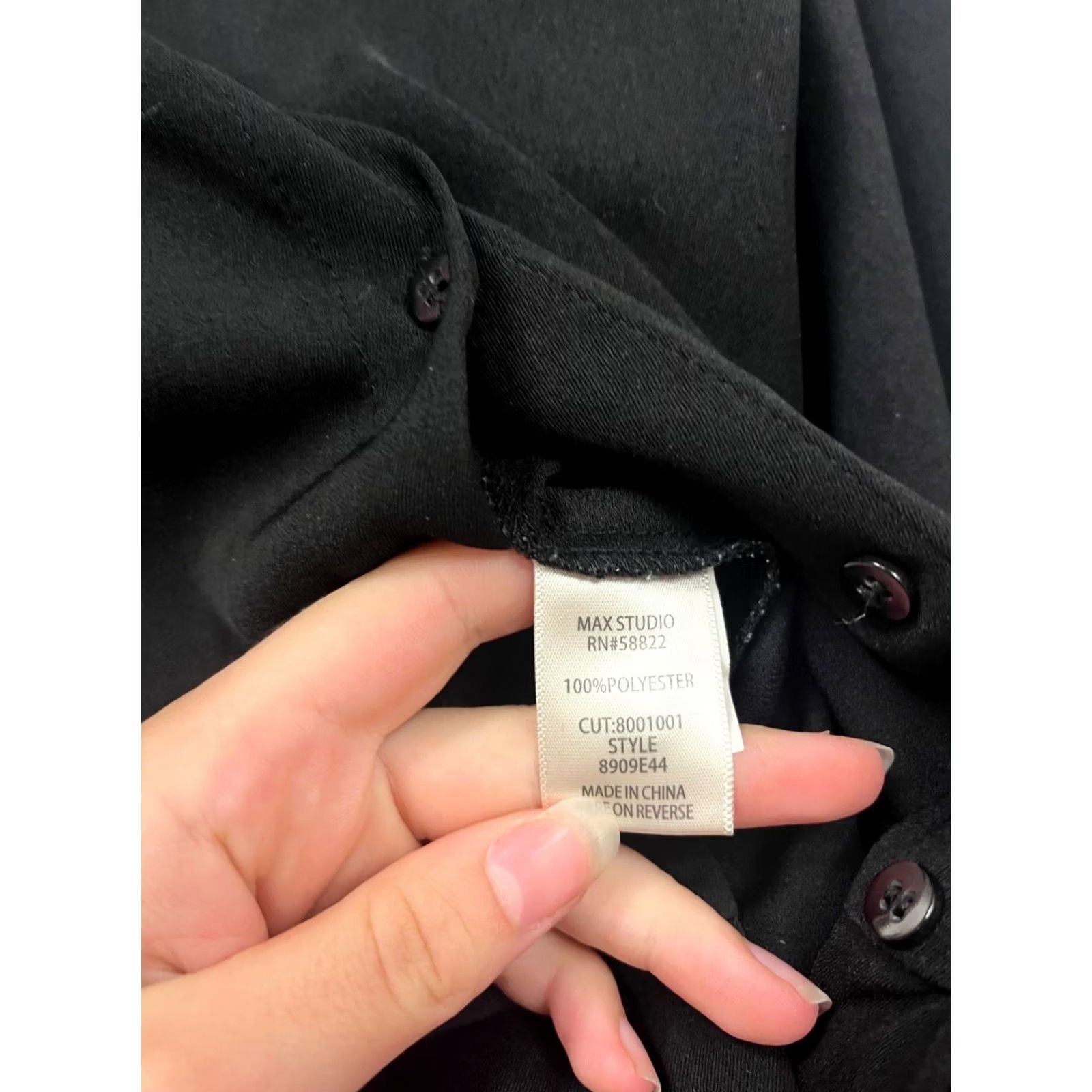 Vintage VINTAGE MAX Studio Black Long Sleeve Button-Front Jumpsuit M Adult Black Womens? Size M / US 6-8 / IT 42-44 - 4 Thumbnail