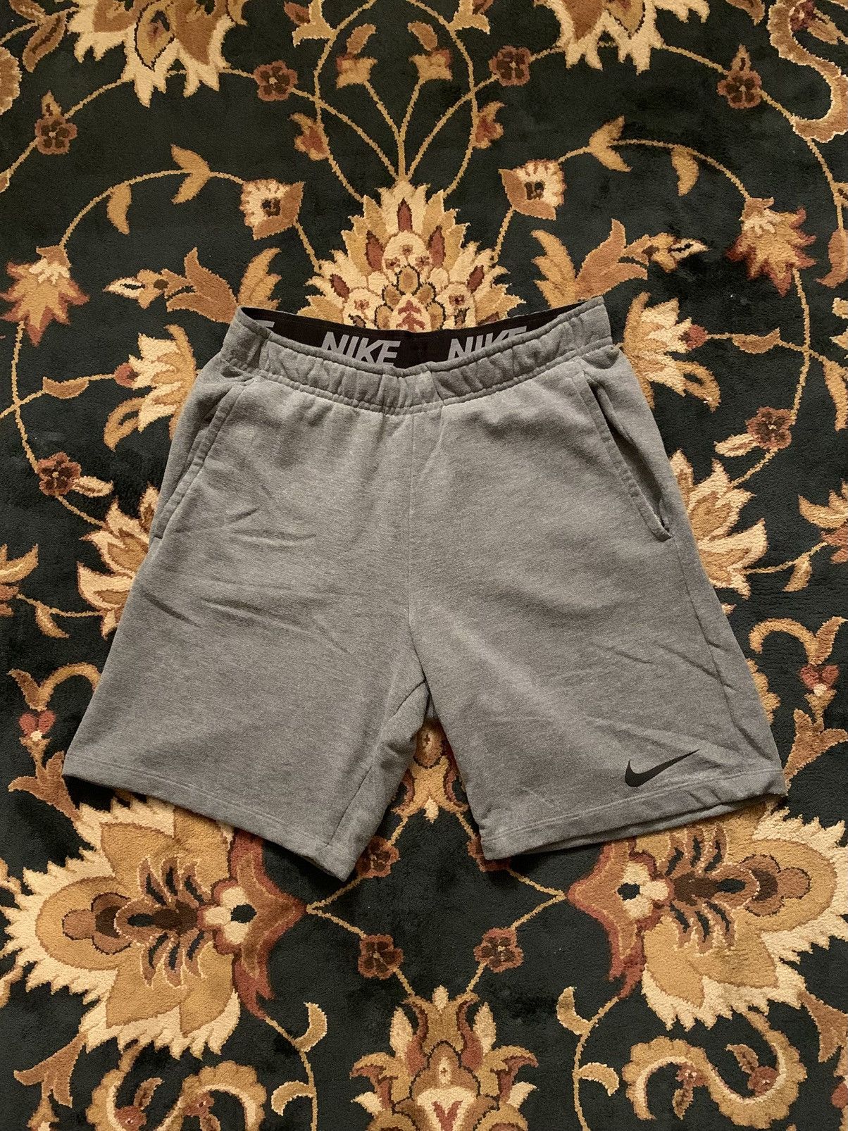 Nike Vintage Y2K Nike Dri-Fit Small Swoosh Grey Activewear Shorts Size US 30 / EU 46 - 1 Thumbnail