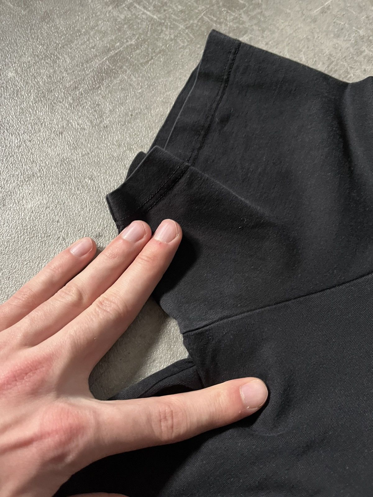 Saint Laurent Paris Saint Laurent black T-shirt center logo Size US L / EU 52-54 / 3 - 4 Thumbnail