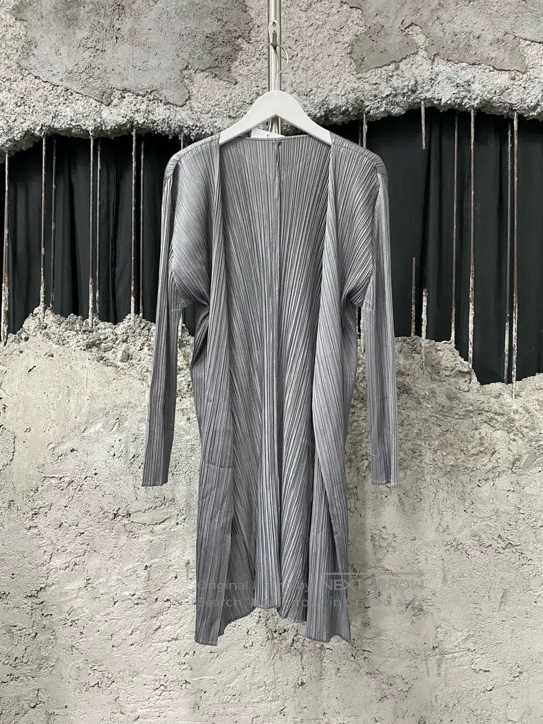 Issey Miyake Issey Miyake Gray Long Coat Size M / US 6-8 / IT 42-44 - 1 Thumbnail