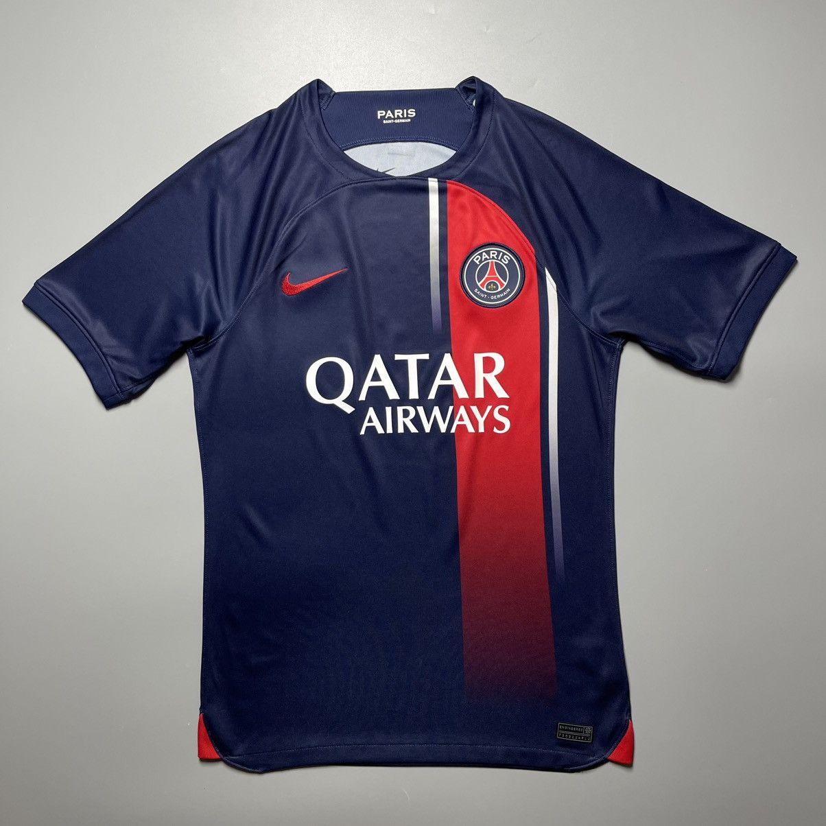 Vintage PSG NIKE 2023/2024 FOOTBALL SOCCER HOME JERSEY #10 DEMBELE Size US S / EU 44-46 / 1 - 2 Thumbnail