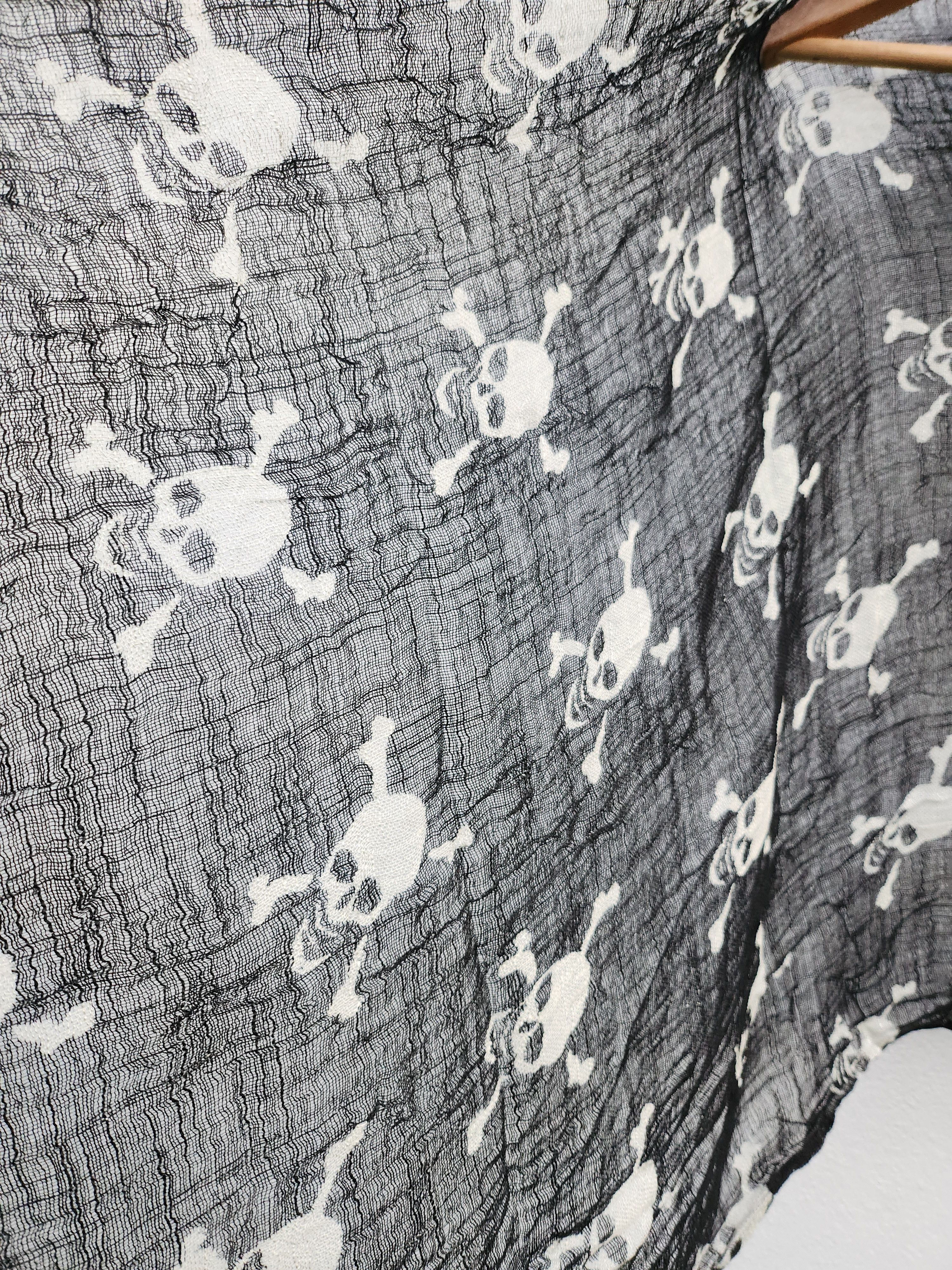 If Six Was Nine × Japanese Brand 💥Nice Skull And Bones Big Scarves Neck Wrap Liz Lisa Döll Size ONE SIZE - 5 Thumbnail