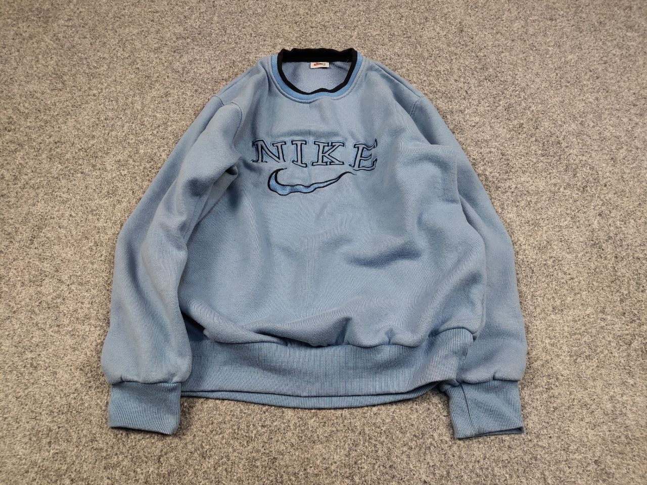 Nike Vintage 90's Nike center embroidered logo Blue Sweatshirt Size S / US 4 / IT 40 - 2 Thumbnail