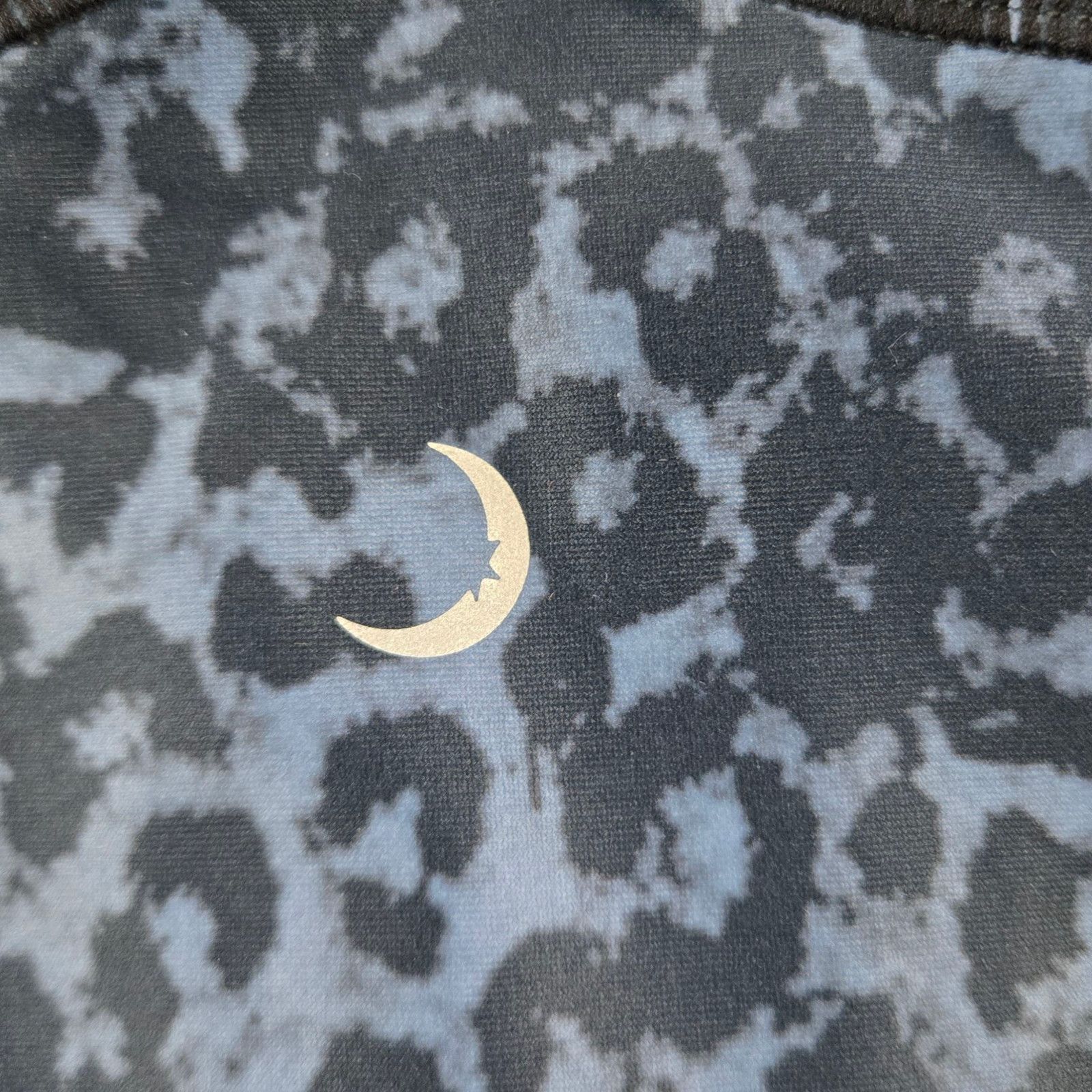 Other Blue Leopard Scrunch Leggings Animal Print Leggings Size 6-8 Size 28" / US 6 / IT 42 - 8 Thumbnail