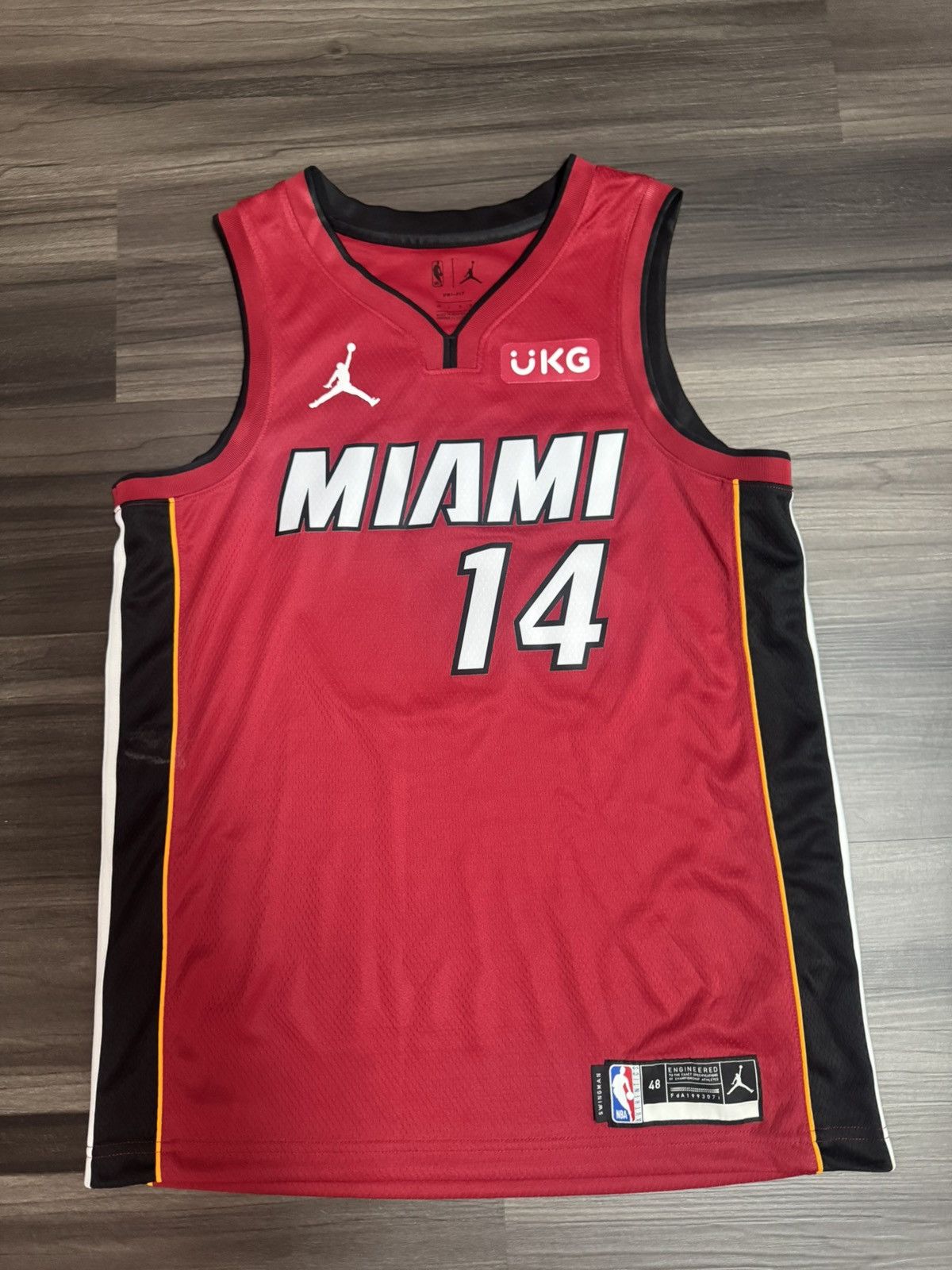 Nike Miami Heat Tyler Herro #14 NBA Dri Fit Swingman Jersey Size US L / EU 52-54 / 3 - 1 Thumbnail