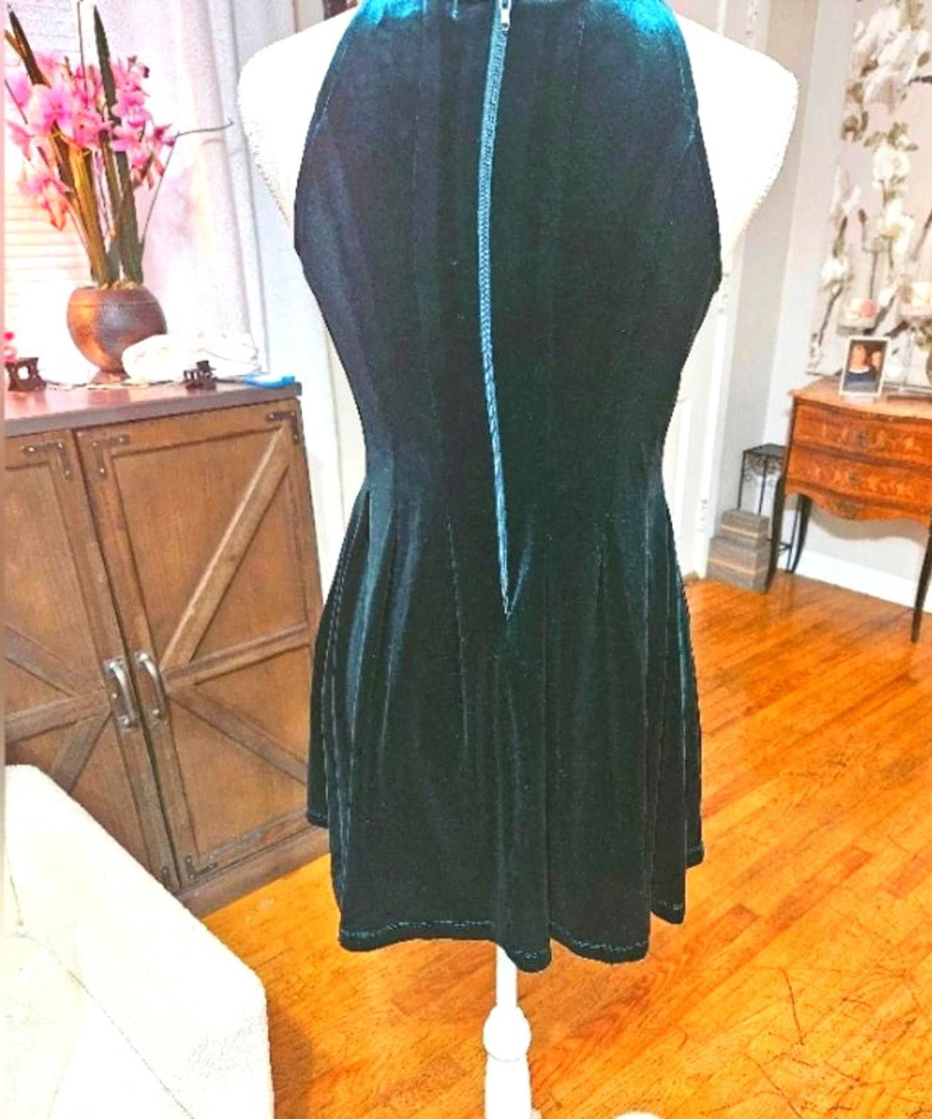 Designer Girls Gianni Bini Velvet Green Halter Dress with Bow Size ONE SIZE - 3 Thumbnail