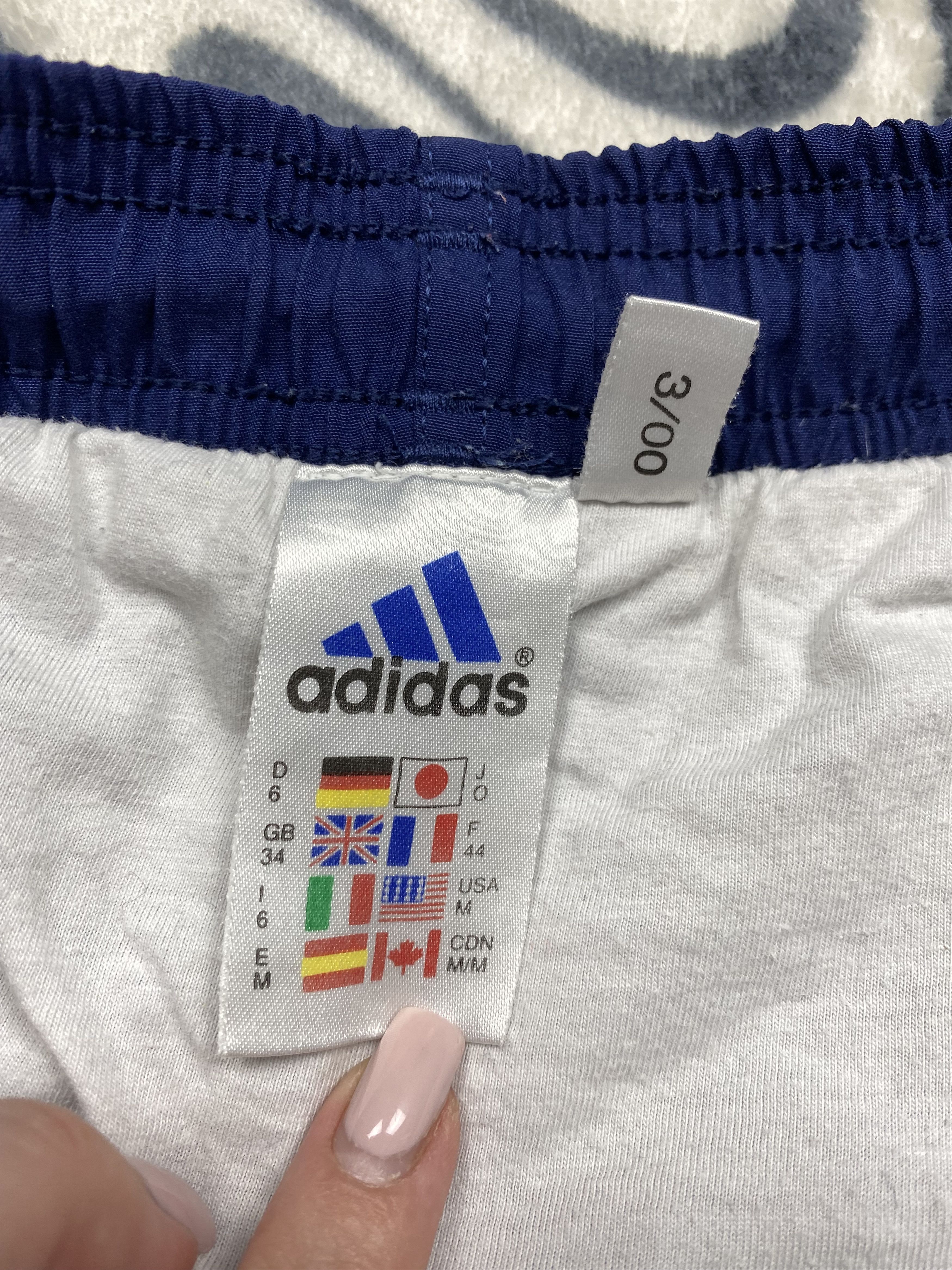 Adidas × Vintage Adidas Vintage Mens Nylon Shorts Y2K Size US 32 / EU 48 - 5 Thumbnail