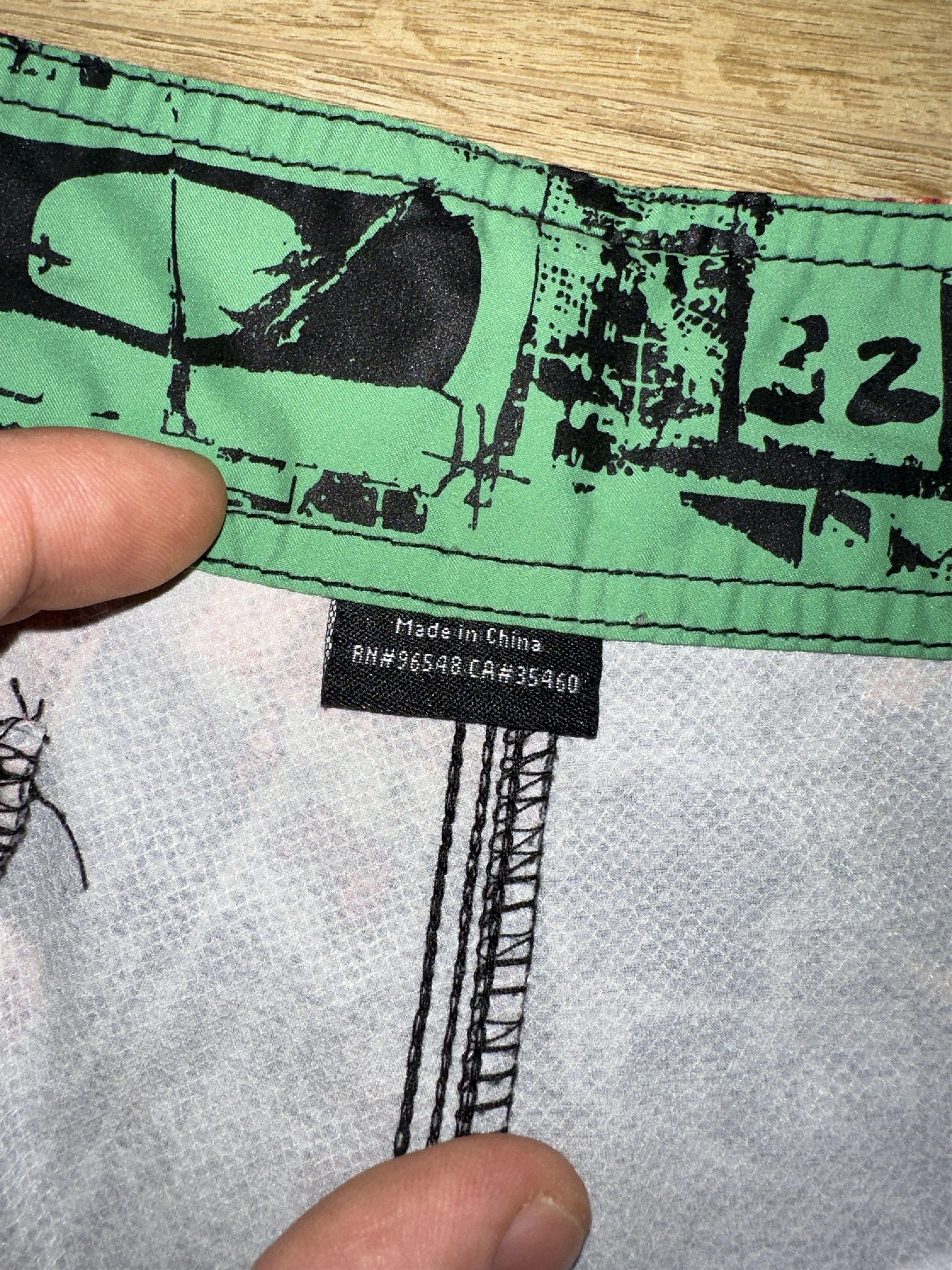 Oakley Exclusive Oakley Reinvent Graphic Boardshorts Shorts Size 32 Size US 32 / EU 48 - 11 Thumbnail