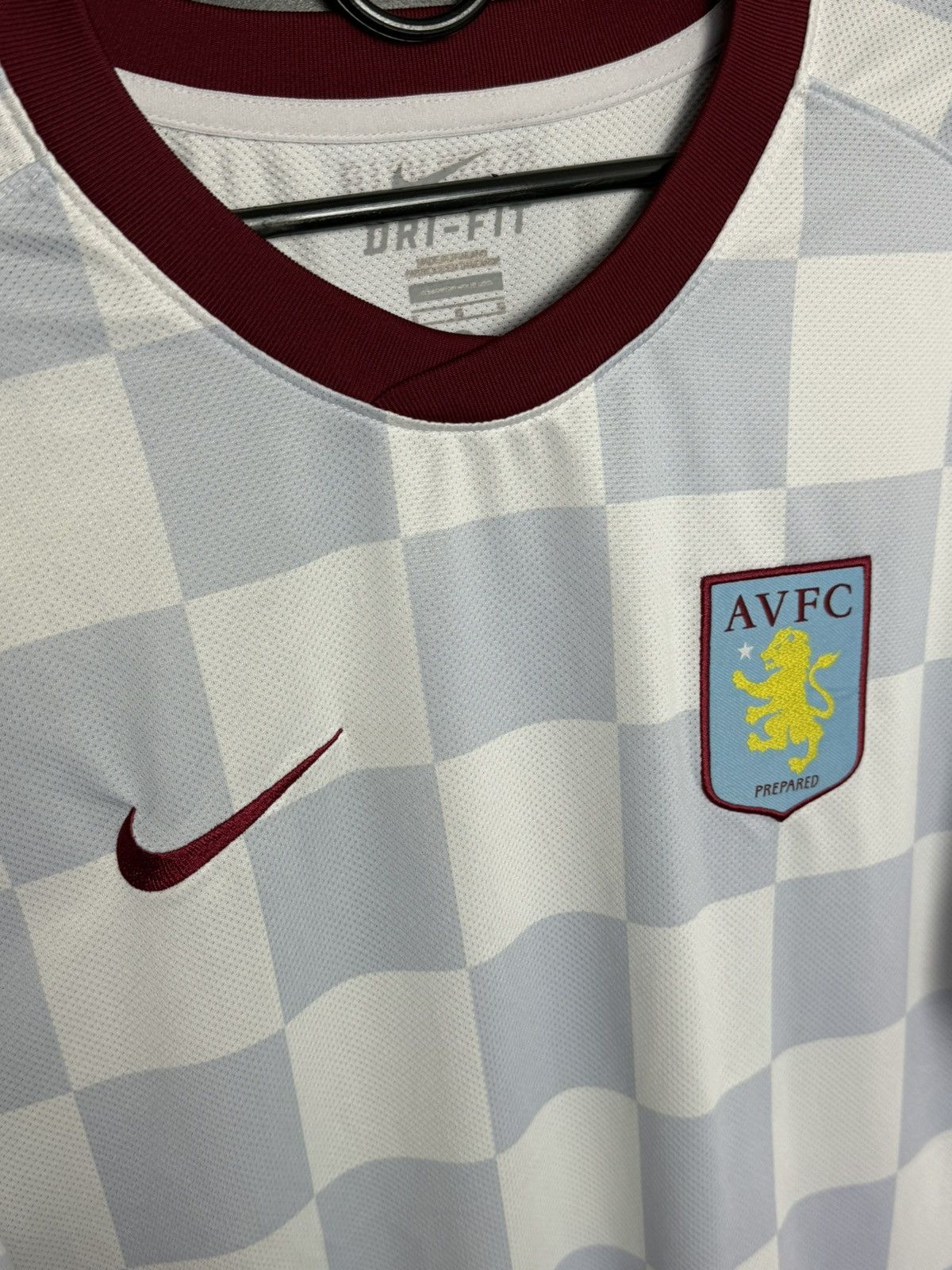 Nike Aston Villa 11/12 Away Football Jersey Size US L / EU 52-54 / 3 - 3 Thumbnail