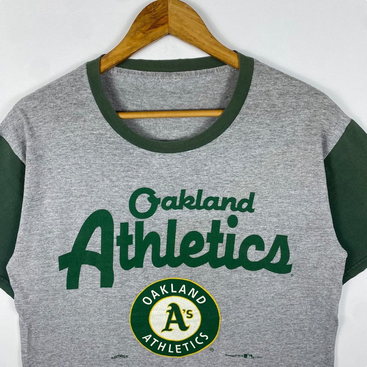 MLB × Nutmeg × Vintage Vintage 90's OAKLAND ATHLETICS MLB Logo Tee Shirt Small Size Size US S / EU 44-46 / 1 - 2 Thumbnail