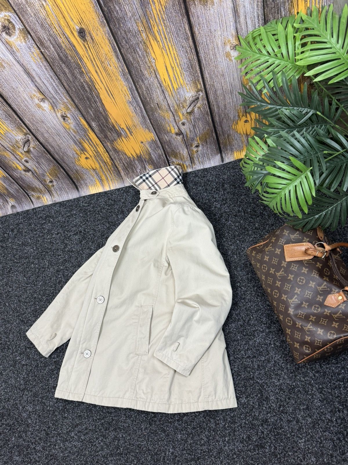 Burberry Burberry London Woman Trench Jacket Vintage Size M Size M / US 6-8 / IT 42-44 - 24 Thumbnail