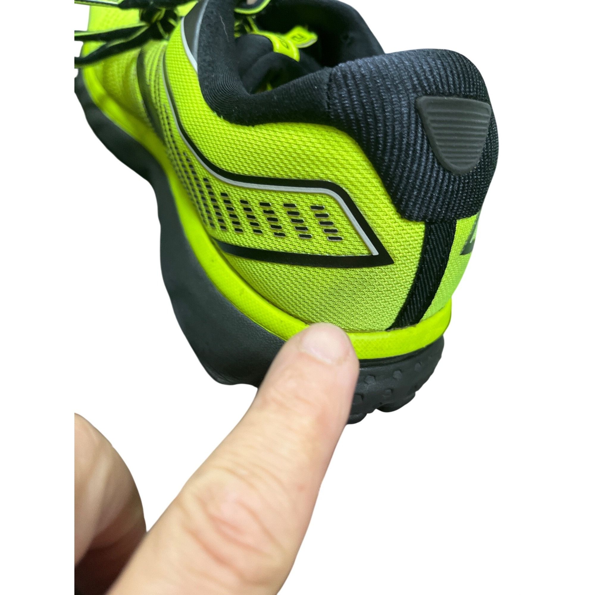 Brooks Brooks Ghost 12 mens yellow black walking running LT sneaker Size US 13 / EU 46 - 17 Thumbnail