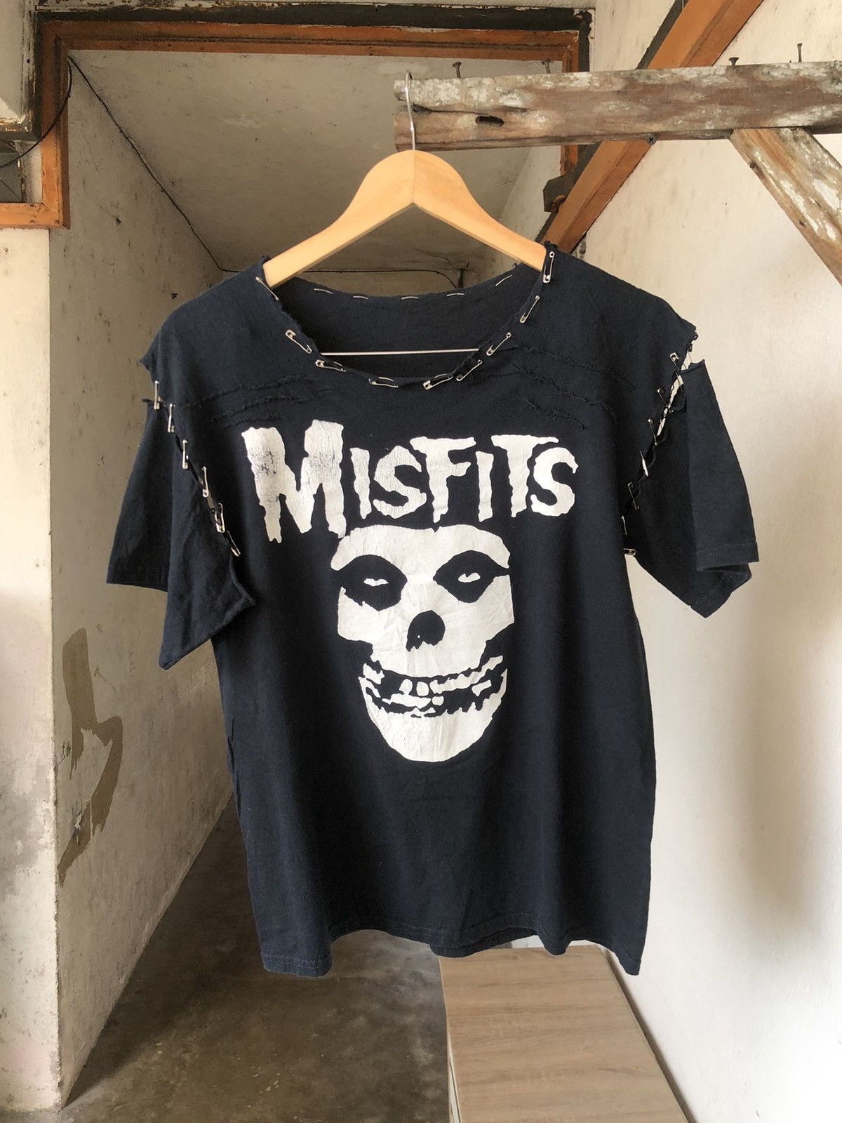 Misfits Rare Vintage Misfits Bondage Punk Distressed Tshirt Size US S / EU 44-46 / 1 - 1 Thumbnail
