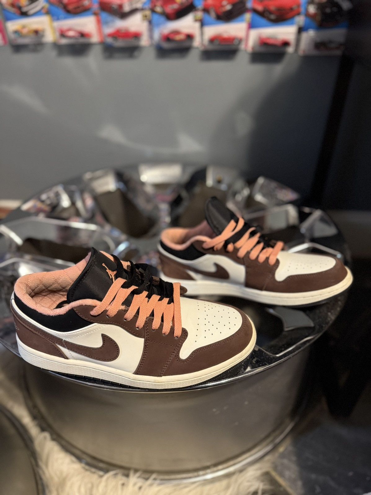 Jordan Brand × Nike Jordan 1 low Mocha Size US 8.5 / EU 41-42 - 2 Thumbnail