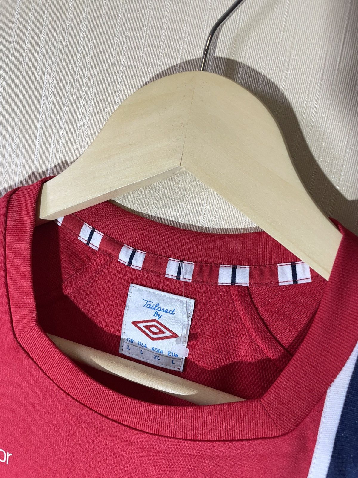 Vintage Umbro Norway 2012 soccer jersey Size US L / EU 52-54 / 3 - 6 Thumbnail