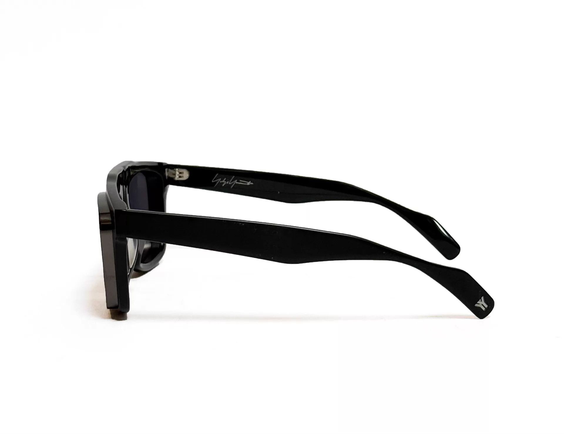 Yohji Yamamoto Yohji Yamamoto Unisex Sunglasses YY7022 Black 002 Used Size ONE SIZE - 2 Thumbnail