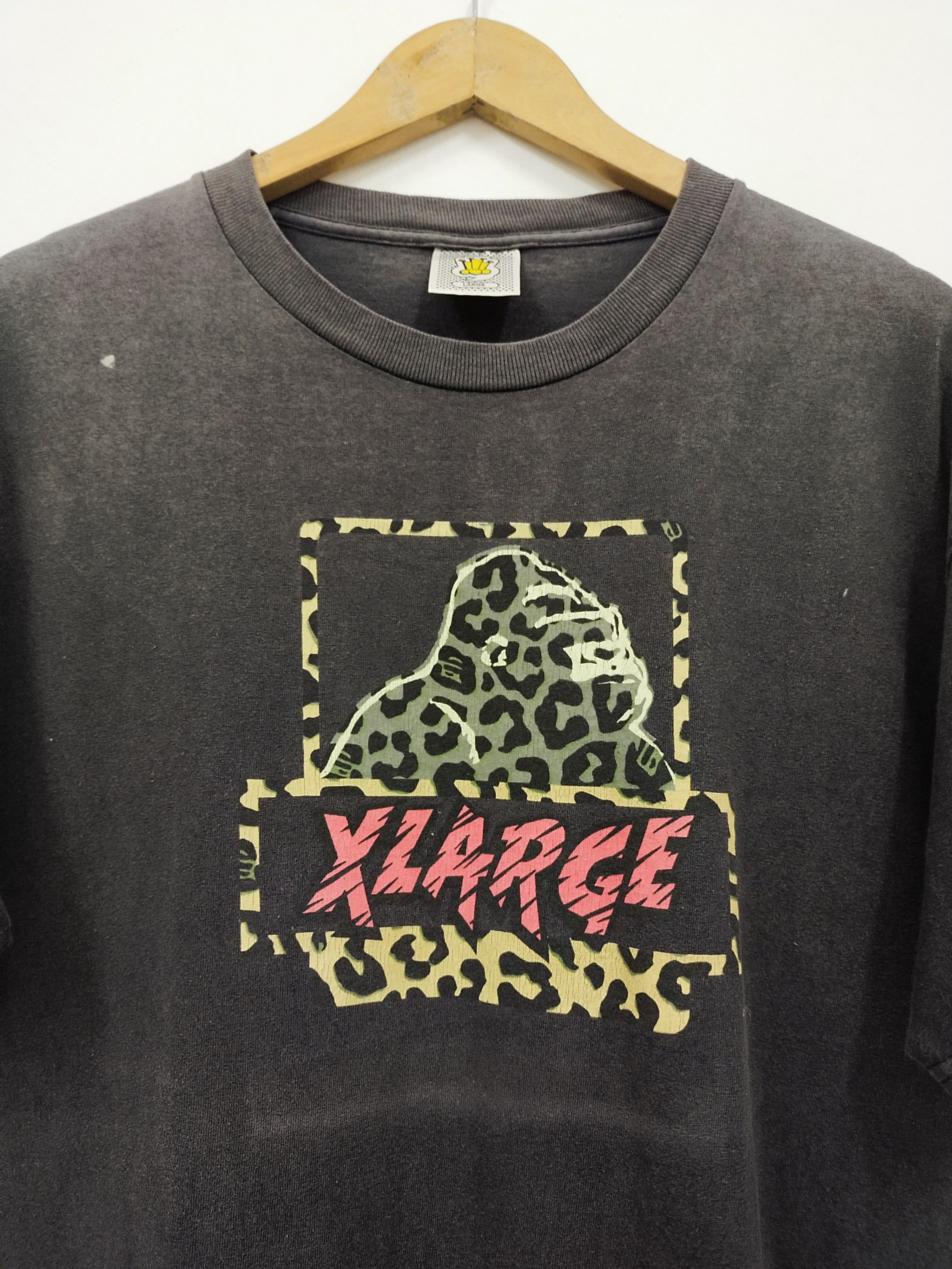 Xlarge Vintage X Large leopard design streetwear sunfaded tee Size US L / EU 52-54 / 3 - 4 Thumbnail