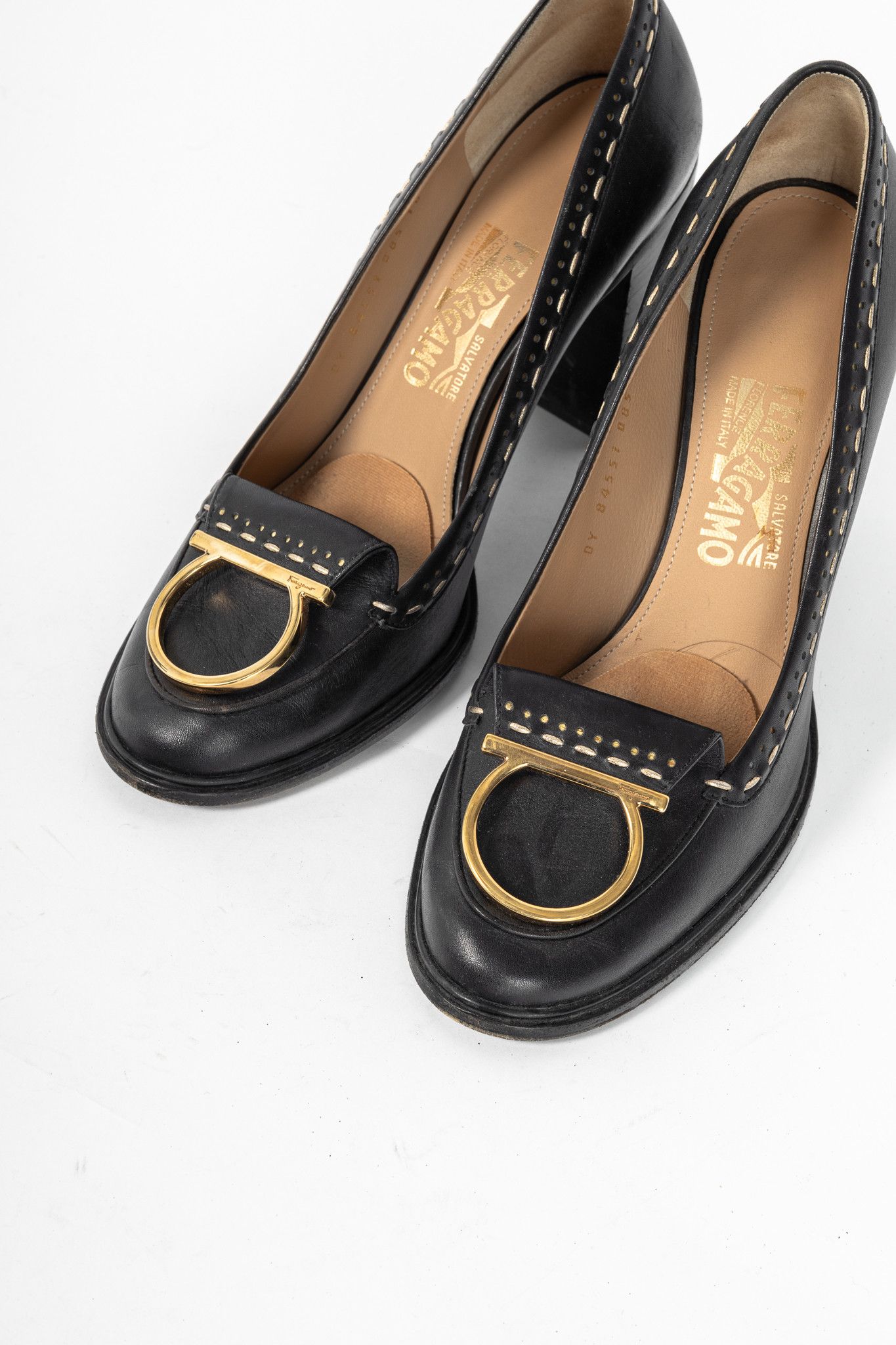 Salvatore Ferragamo Salvatore Ferragamo Fele Gancino Stitched Block-Heel Pumps Size US 10 / IT 40 - 6 Thumbnail